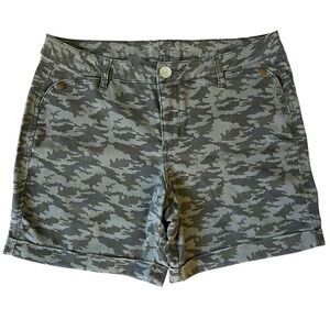 JAG Camo Shorts Cuffed with Pockets Women’s 12 31